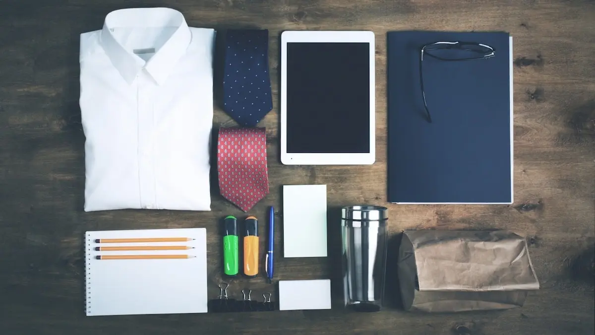 10 Must-Have Items in an Employee Welcome Kit (2025 Edition)