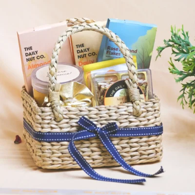 Buy Wholesome Festive Snack Set in bulk for Corporate Gifting | Corporate Gyft