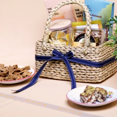 Buy Wholesome Festive Snack Set in bulk for Corporate Gifting | Corporate Gyft