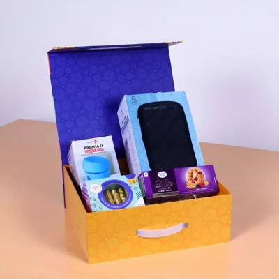 Buy Travel and Treats Celebration Set in bulk for Corporate Gifting | Corporate Gyft