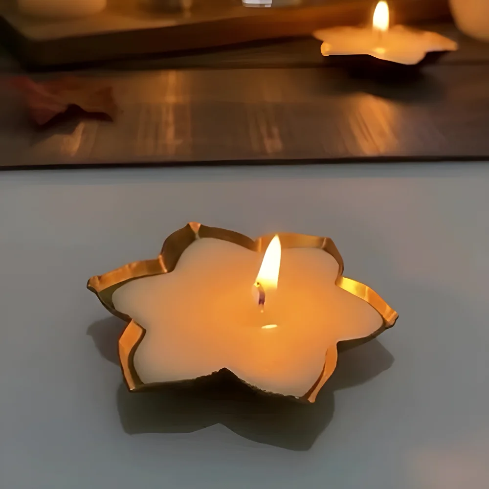 Ek-Attar Lotus Urli Decorative Candle Buy Ek-Attar Lotus Urli Decorative Candle in bulk for Corporate Gifting | Corporate Gyft