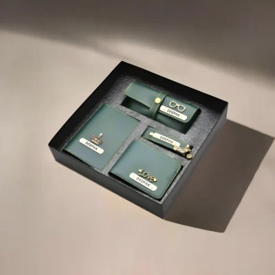 Buy Personalized Men’s Travel Accessory Gift Set - Dark Green in bulk for Corporate Gifting | Corporate Gyft