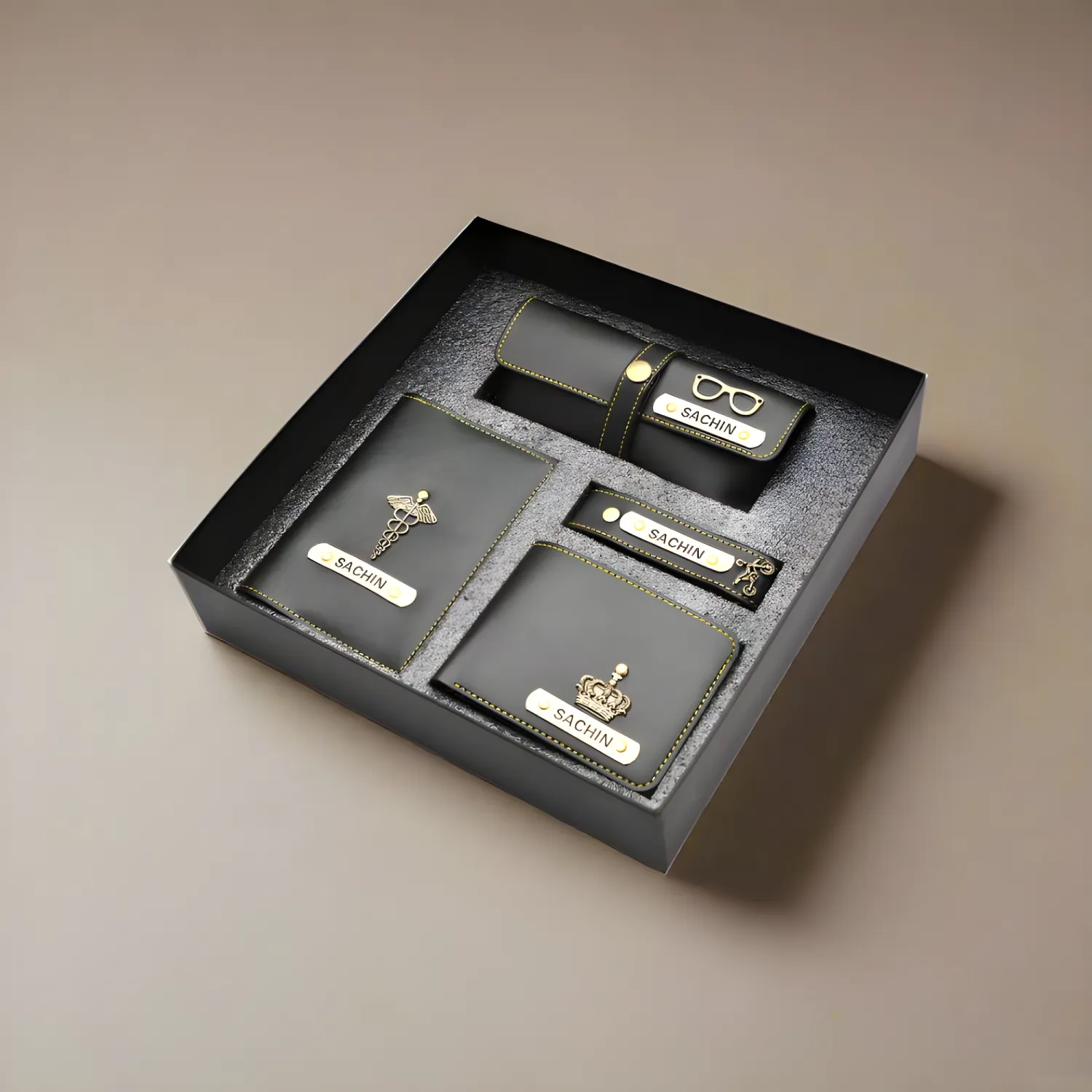 Personalized Men’s Travel Accessory Gift Set - Black Buy Personalized Men’s Travel Accessory Gift Set - Black in bulk for Corporate Gifting | Corporate Gyft