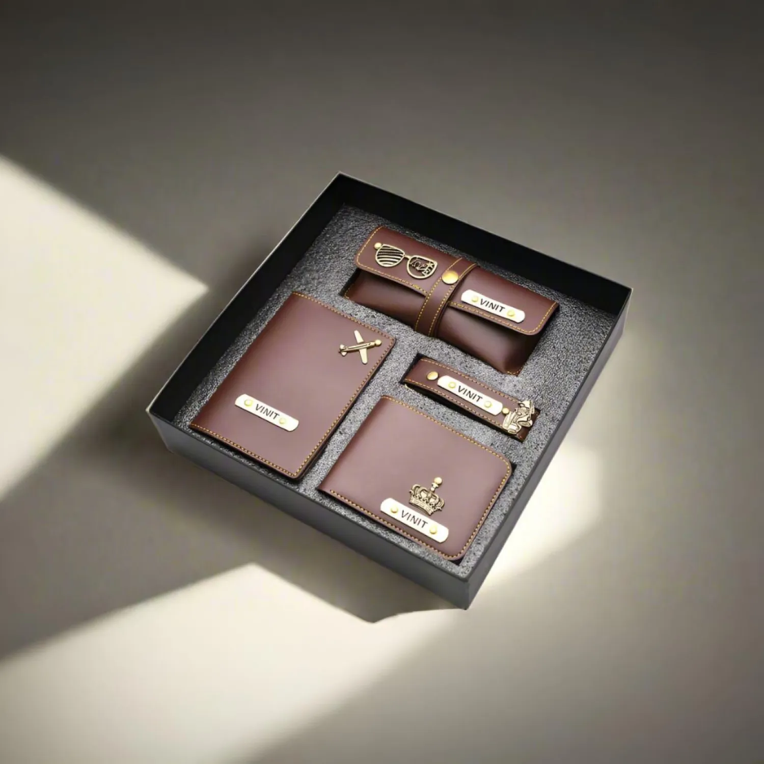 Personalized Men’s Travel Accessory Gift Set - Brown Buy Personalized Men’s Travel Accessory Gift Set - Brown in bulk for Corporate Gifting | Corporate Gyft