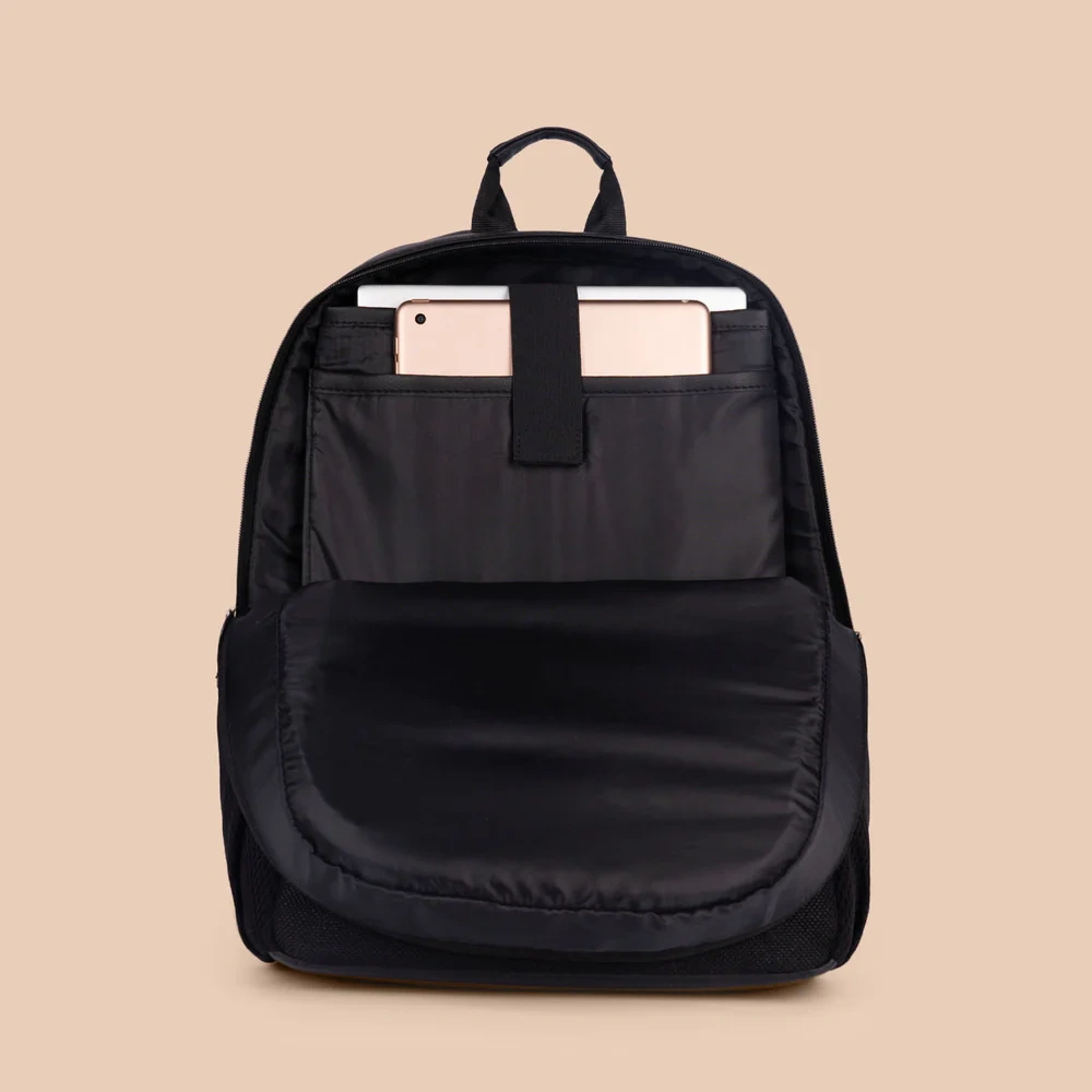 Zouk Statement Backpack Buy Zouk Statement Backpack in bulk for Corporate Gifting | Corporate Gyft