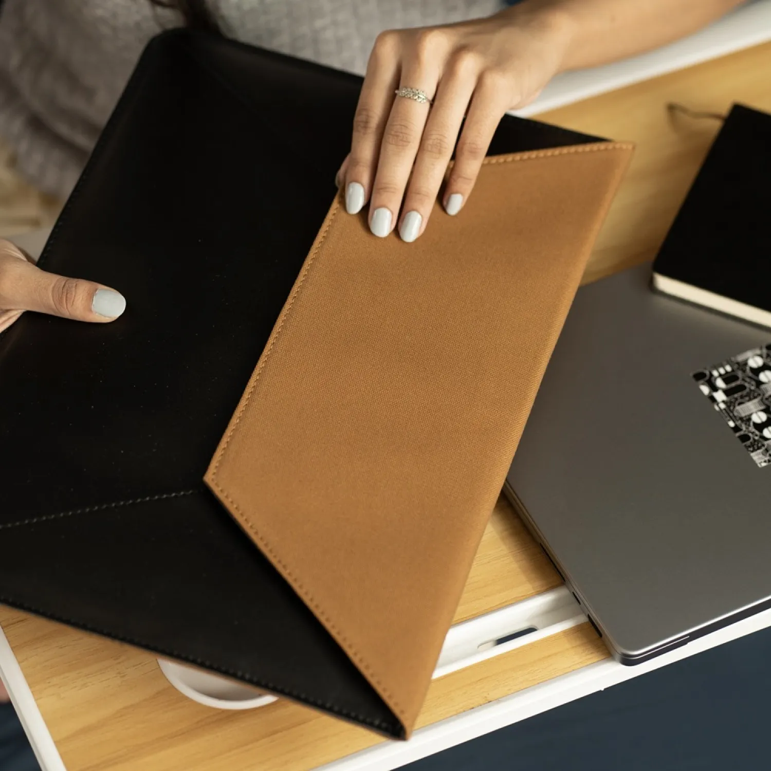 Bryan Minimal Laptop Sleeve - Black Buy Bryan Minimal Laptop Sleeve - Black in bulk for Corporate Gifting | Corporate Gyft