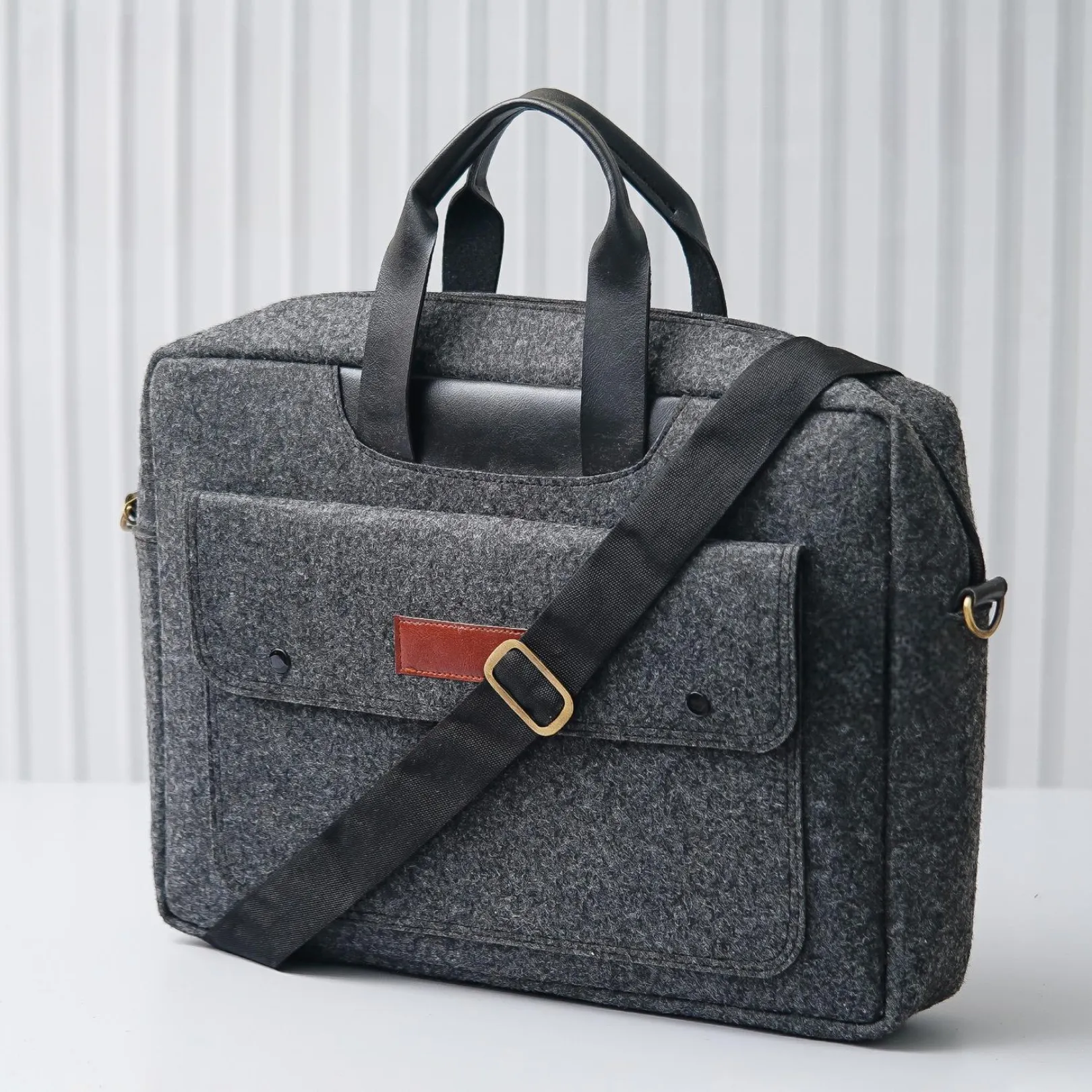 Recycled Felt Portfolio Bag - Image 2