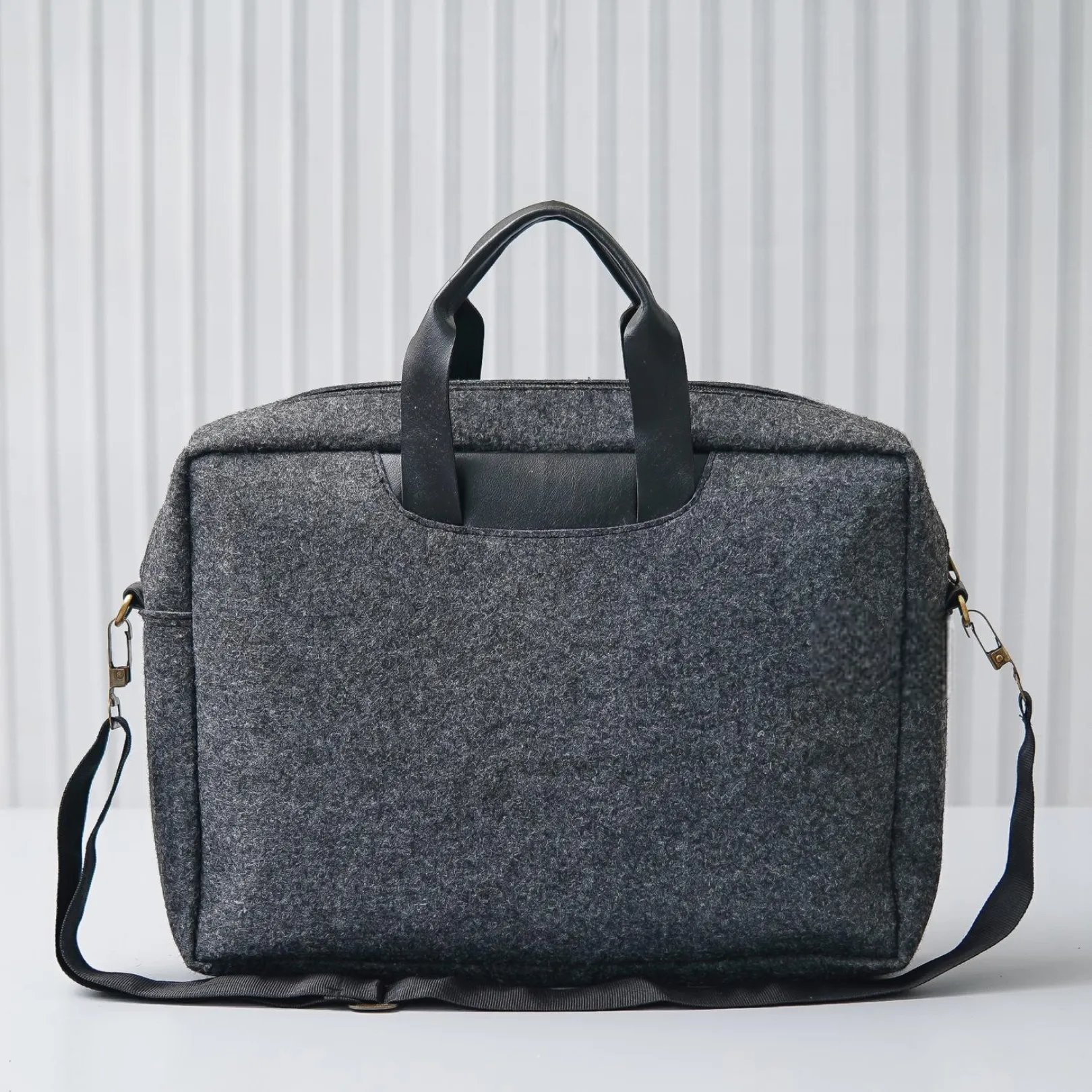 Recycled Felt Portfolio Bag - Image 3